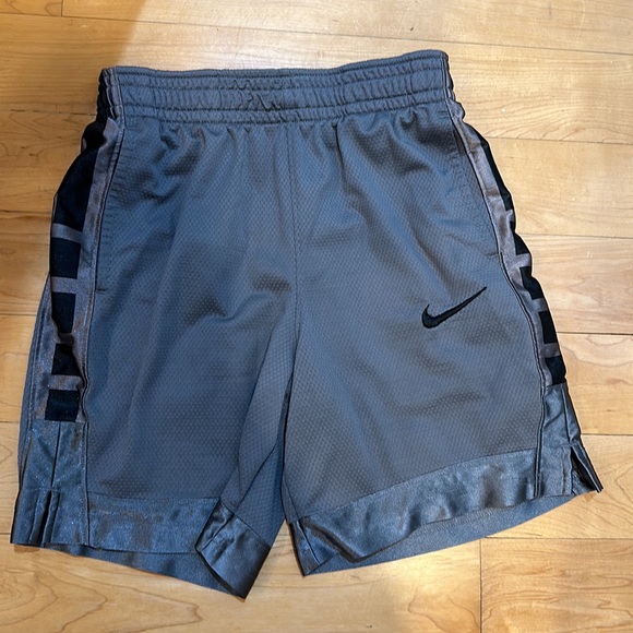 Bundle of two shorts. 1 Nike Dri-Fit, 1 Nike Jordan. Size medium (10-12) - Picture 3 of 3